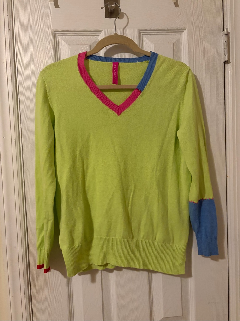 Zacket & Plover Vibrant Lime V-Neck Women's Sweater with Contrast Trim